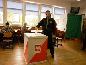 800px-Wybory_parlamentarne_w_Polsce_2011