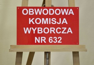 640px-Obwodowa_komisja_wyborcza_nr_632_w_Warszawie_ul._Hirszfelda_11